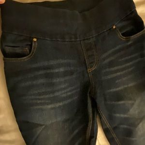 Like new womens blue jeans